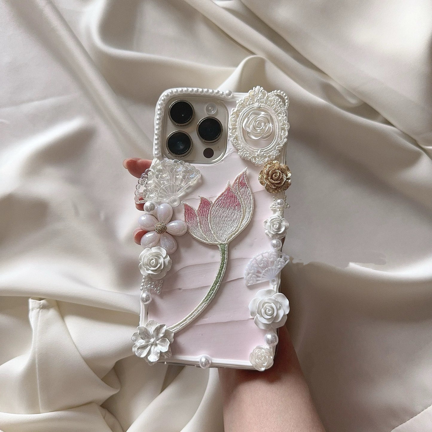 New Chinese-style phone cases (with lotus elements)