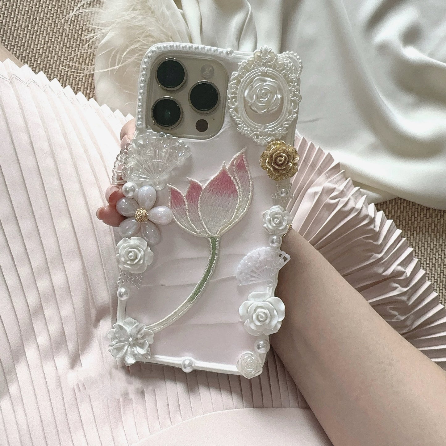 New Chinese-style phone cases (with lotus elements)