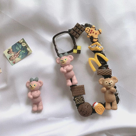 Phone case with cartoon figures (Duffy and his friends-Duffy)