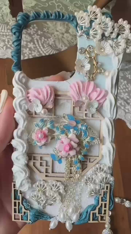 New Chinese-style phone cases (with elements of auspicious clouds, peonies and window lattice)